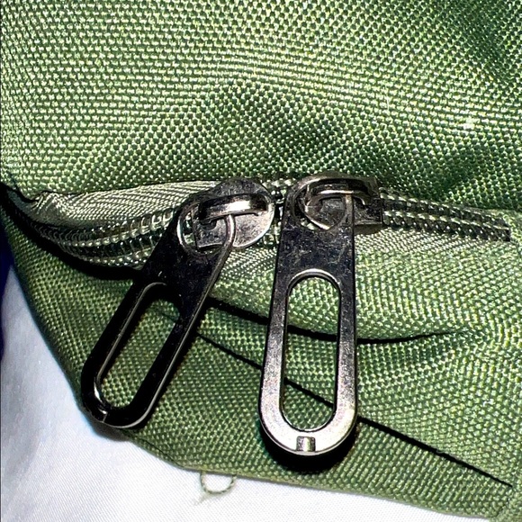 Beichad Green and Tan Duffel Bag for Men - Picture 8 of 10